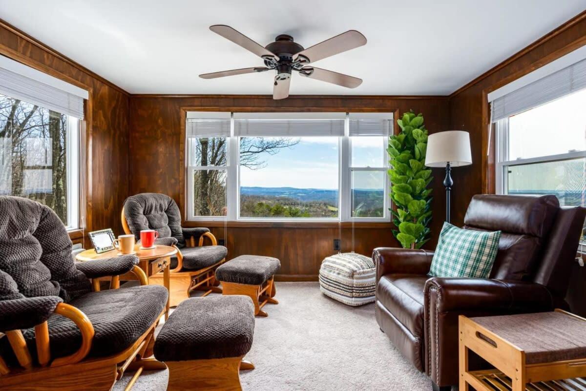 Mountaintop Views, Hot Tub, Deck, Fire Pit & Wifi Augusta エクステリア 写真